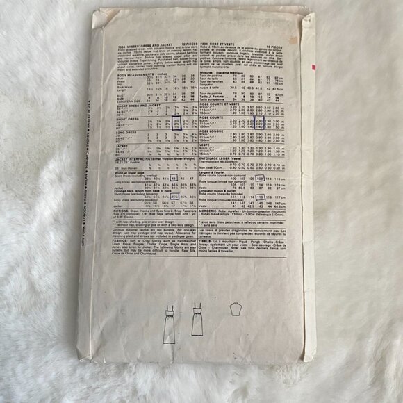 2 Vogue Sewing Patterns - Picture 3 of 5